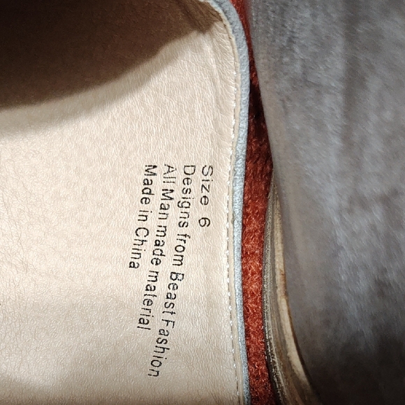 Beast Fashion Gray Flats pointed toe size 6 - Picture 2 of 7